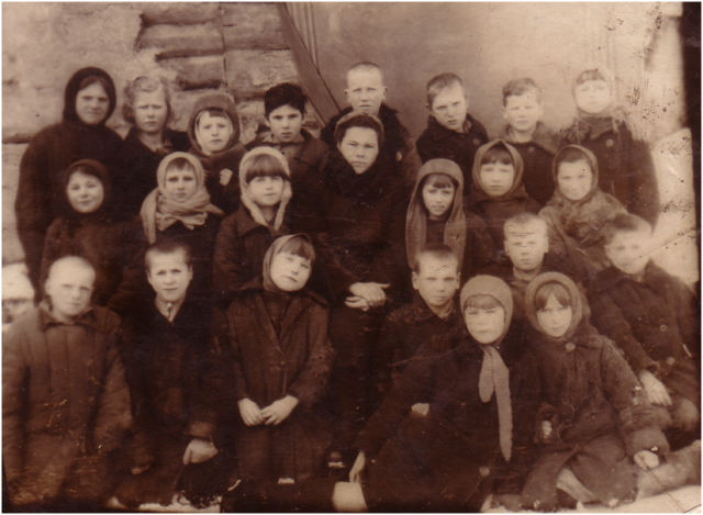 1945 г. Учащиеся 1 класса Архангельской школы.
